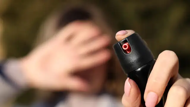 Nova lei no Brasil permite a compra e uso de spray de pimenta