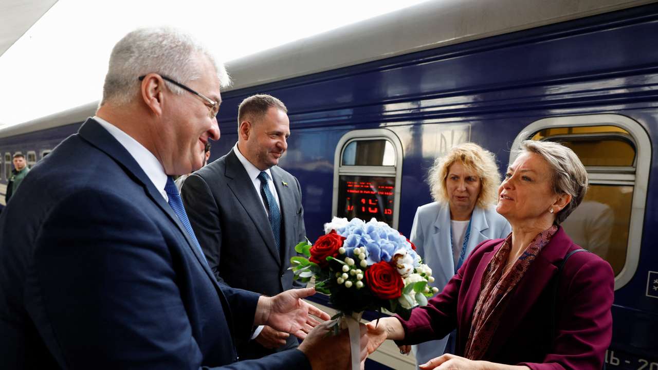 British Foreign Secretary Yvette Cooper visits Kyiv
