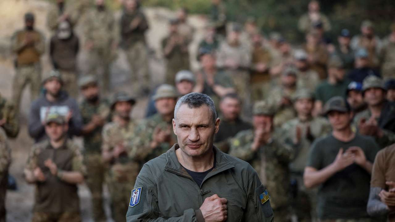 FILE PHOTO: Kyiv Mayor Klitschko greets servicemen of Svoboda battalion of the National Guard of Ukraine before an award ceremony for fighters who have recently returned from the frontline in Kyiv region