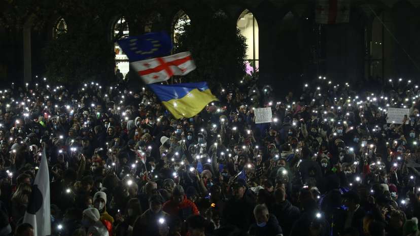 Georgian opposition supporters protest against government's EU application delay