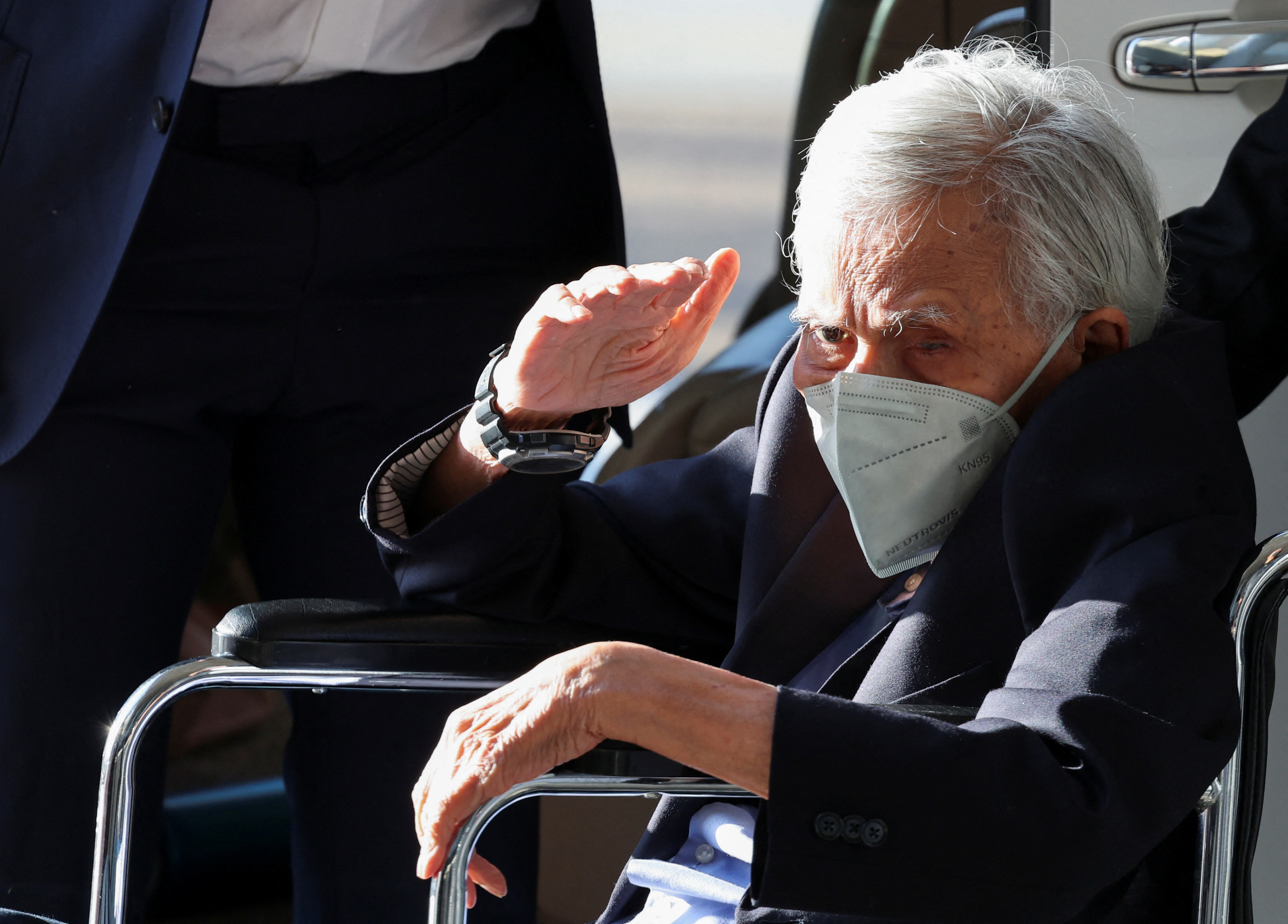 Malaysia's former finance minister Daim Zainuddin arrives at the Kuala Lumpur court complex in Kuala Lumpur