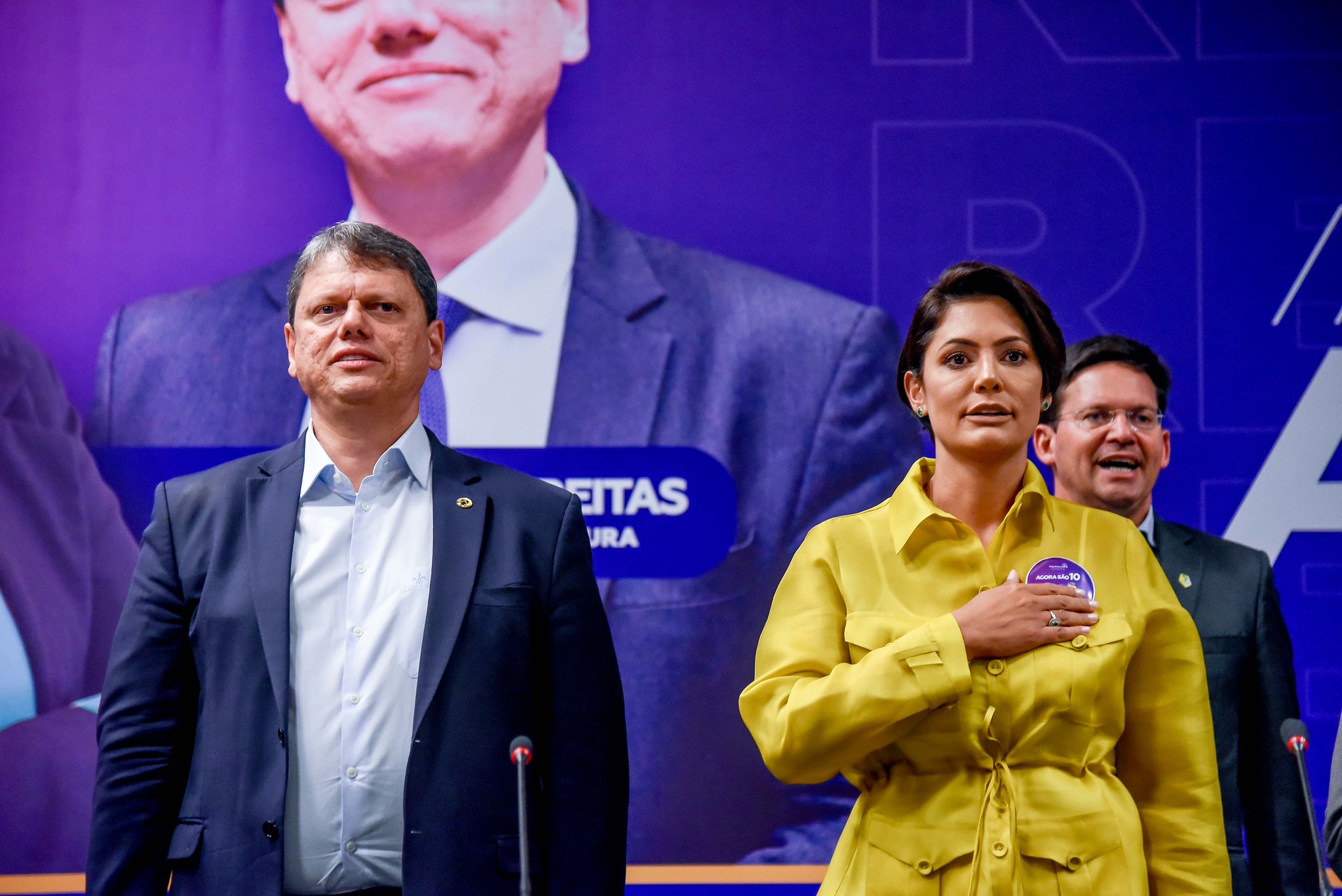 Tarcísio de Freitas (Republicanos) e Michelle Bolsonaro (PL): governador de São Paulo e ex-primeira-dama aparecem na frente em busca pelo espólio do bolsonarismo