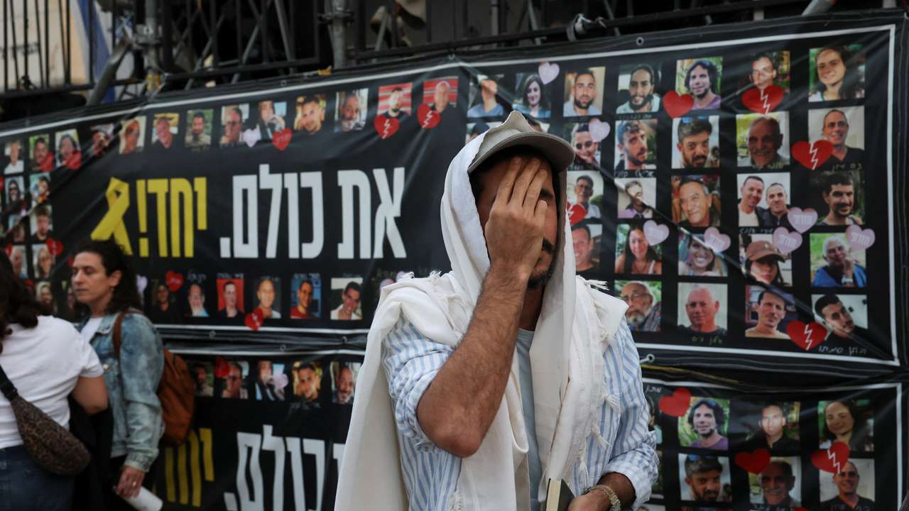 Hostages-prisoners swap deal between Hamas and Israel