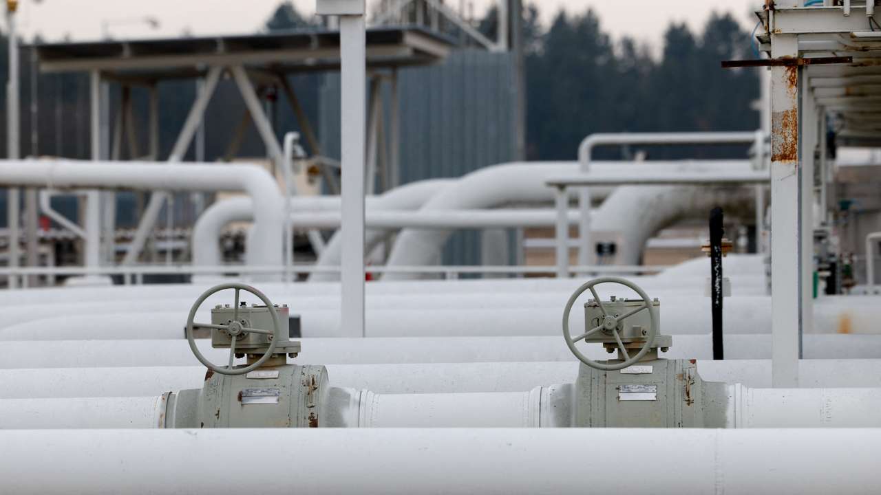 Mero central oil tank farm in the village of Nelahozeves