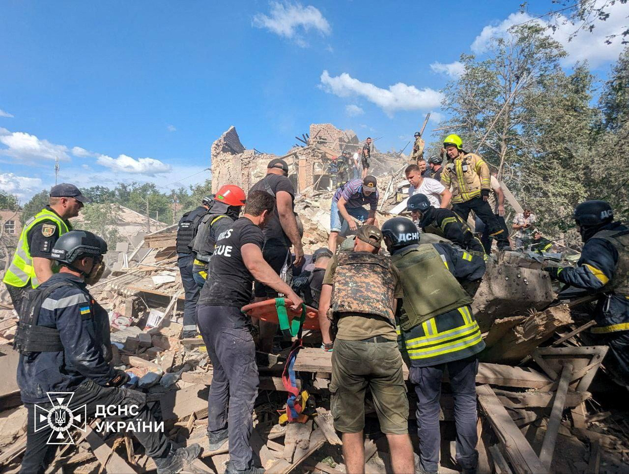 Aftermath of a Russian missile strike in Kryvyi Rih