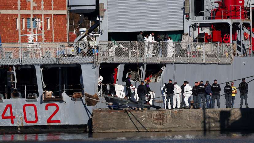Italian navy ship Libra carrying migrants arrives in Shengjin