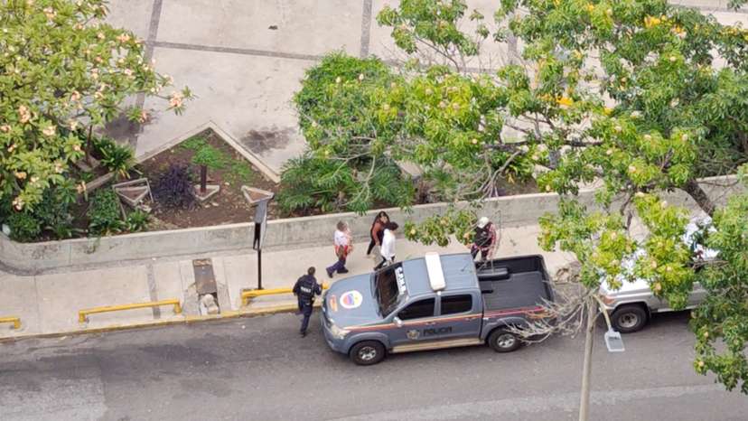 Caracas police detain Venezuelan journalist Carmela Longo in home raid, union says