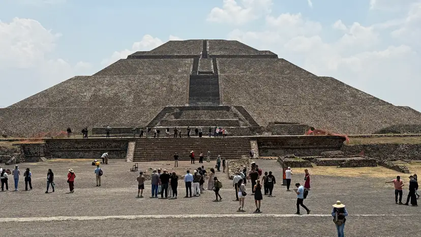 AFP__20260422__A8NL2RK__v2__HighRes__TopshotMexicoCrimeShootingTourism