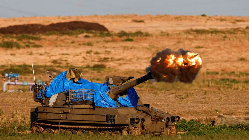 Israeli mobile artillery unit fires towards Gaza