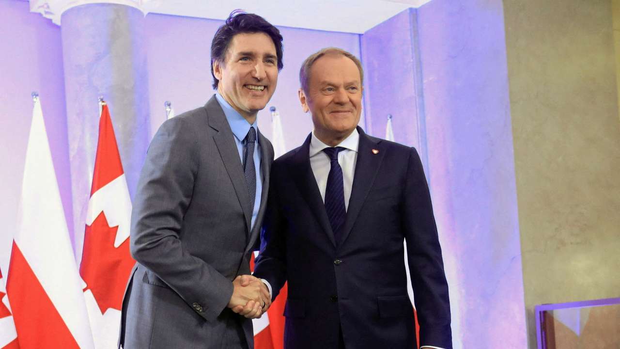 Polish and Canadian PMs meet in Warsaw