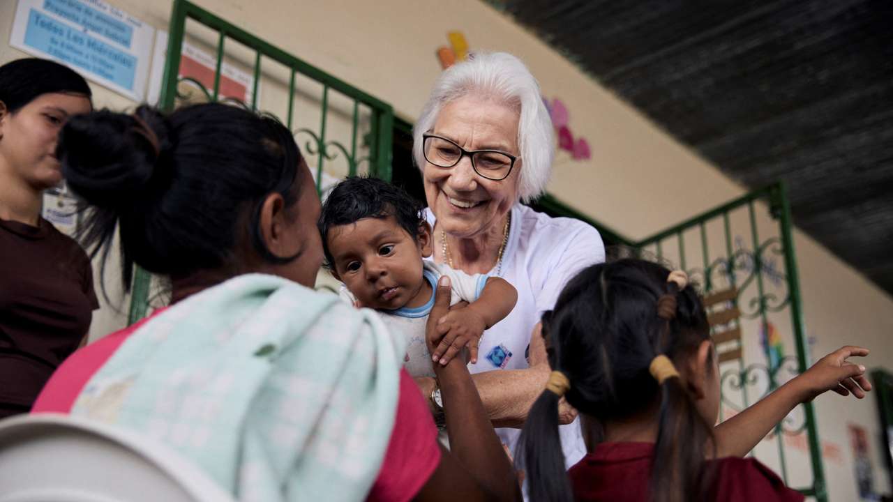 Brazilian nun awarded U.N. refugee prize for work with migrants