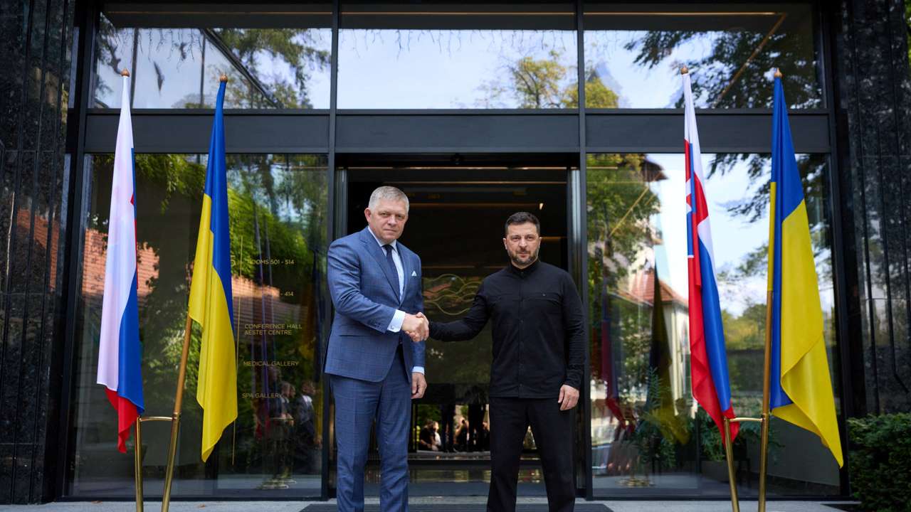 Ukraine's President Zelenskiy meets with Slovakia's Prime Minister Fico in Uzhhorod