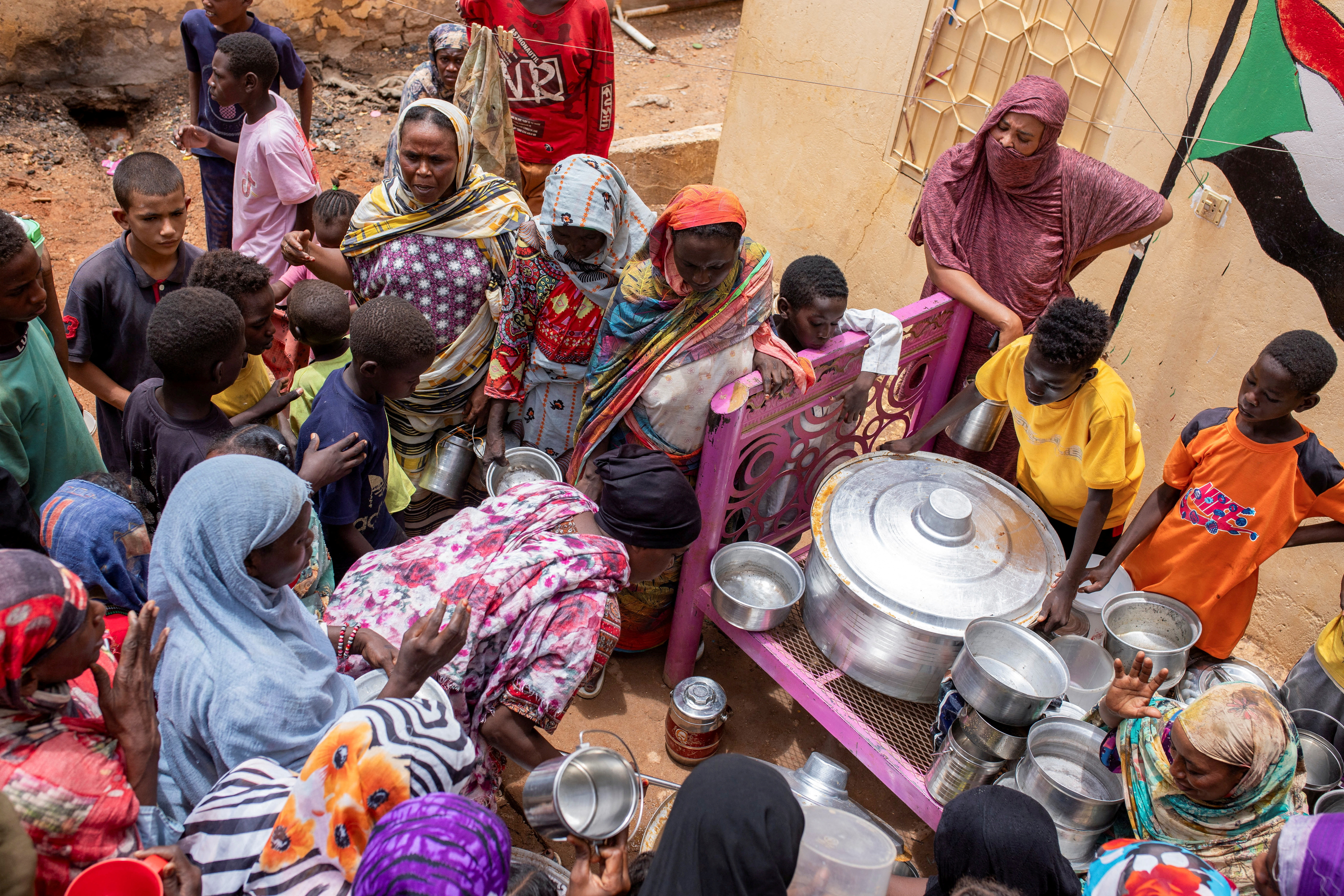FILE PHOTO: Sudan's grassroots aid network targeted as it tries to fend off famine
