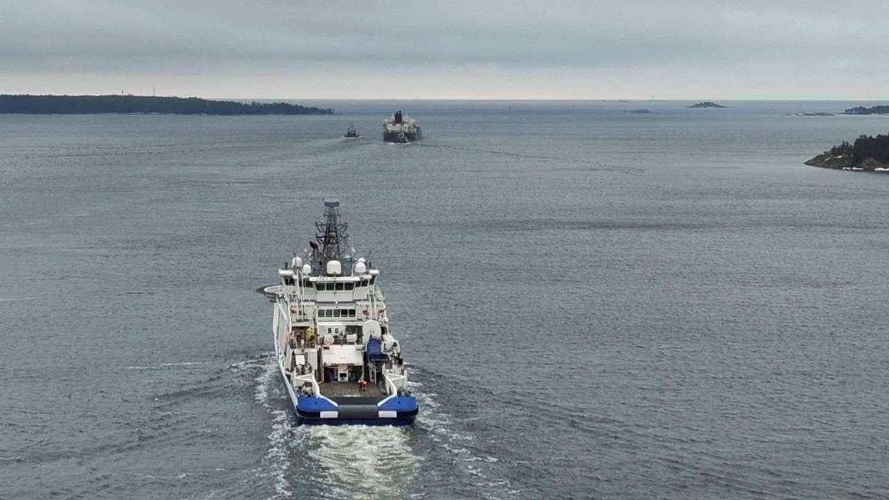 Finnish Border Guard's ship Turva escorts Cook Islands-registered oil tanker Eagle S to sea