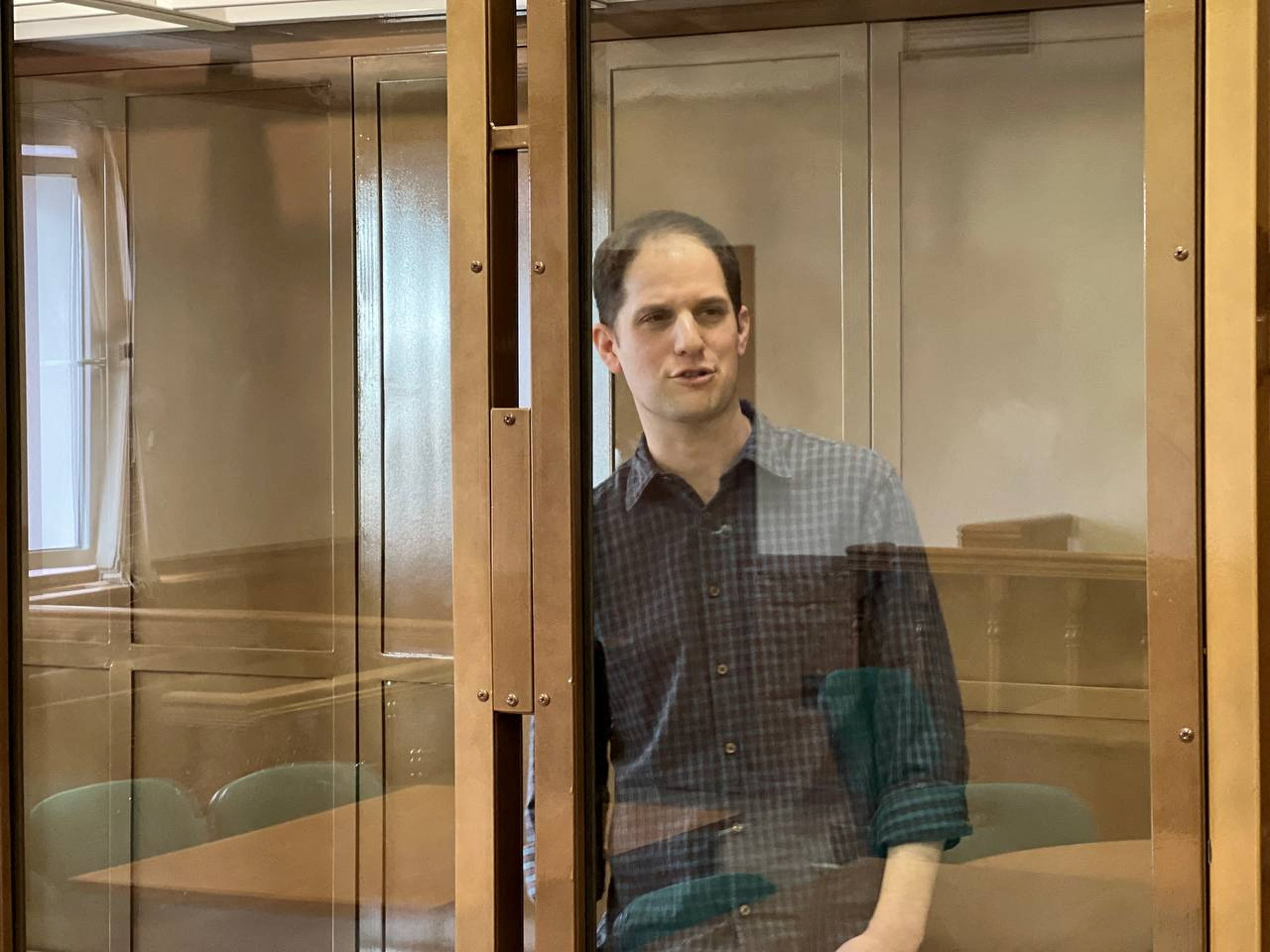 Moscow court considers extending detention of WSJ reporter
