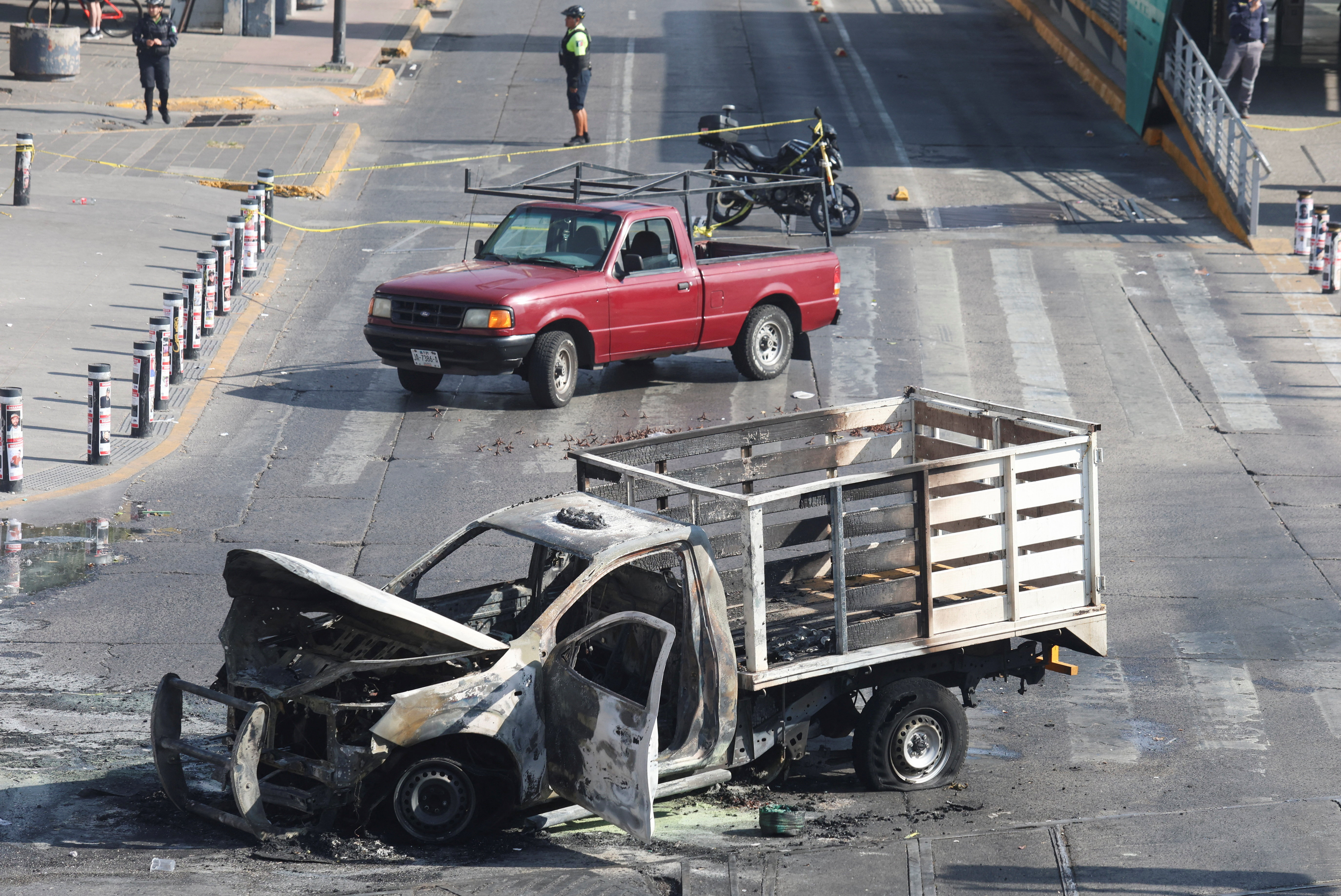 Vehicle fires and roadblocks following security operation in Mexico