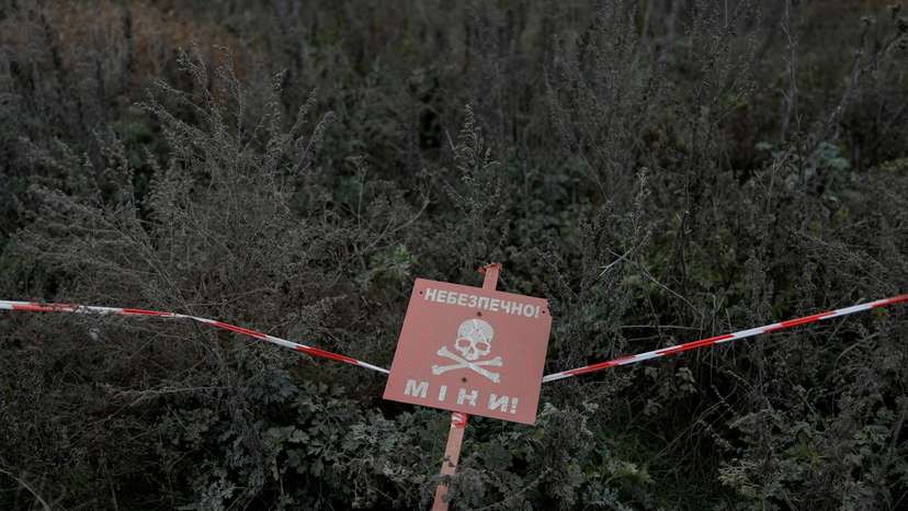 Ukrainian mine experts scan for unexploded ordnance and landmines Kherson region