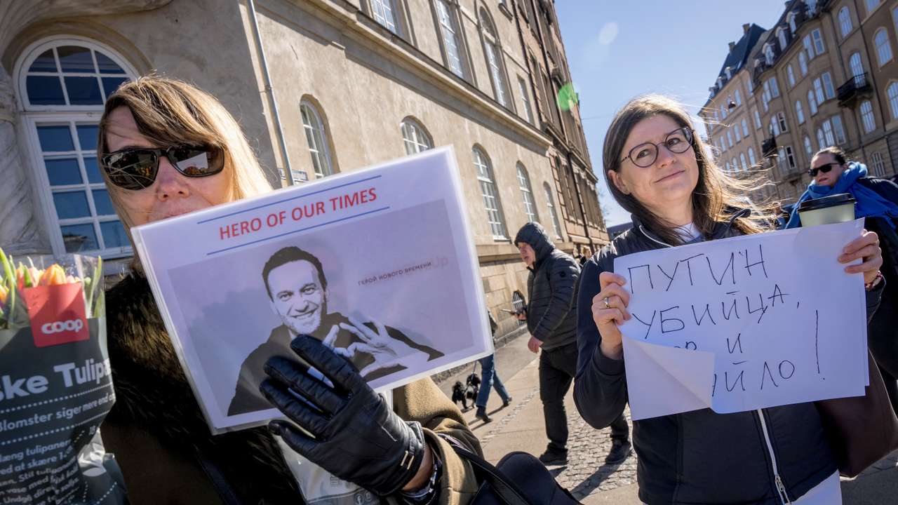 Demonstration in front of the Russian embassy in Copenhagen