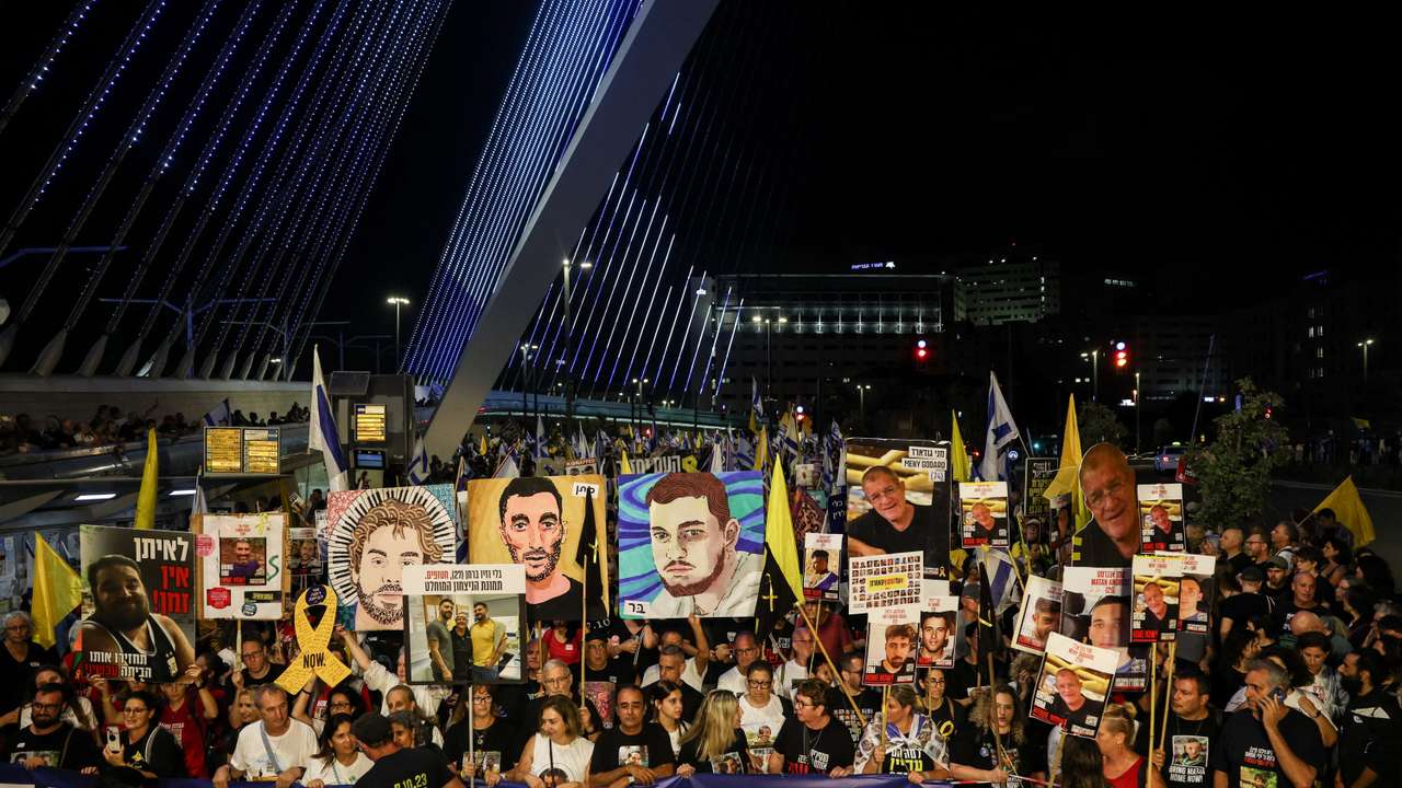 Rally in Jerusalem to release all hostages and ending the war in Gaza