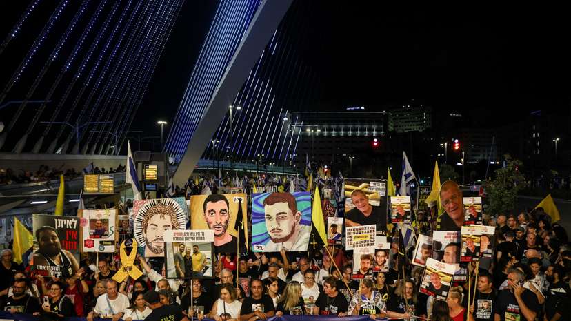 Rally in Jerusalem to release all hostages and ending the war in Gaza