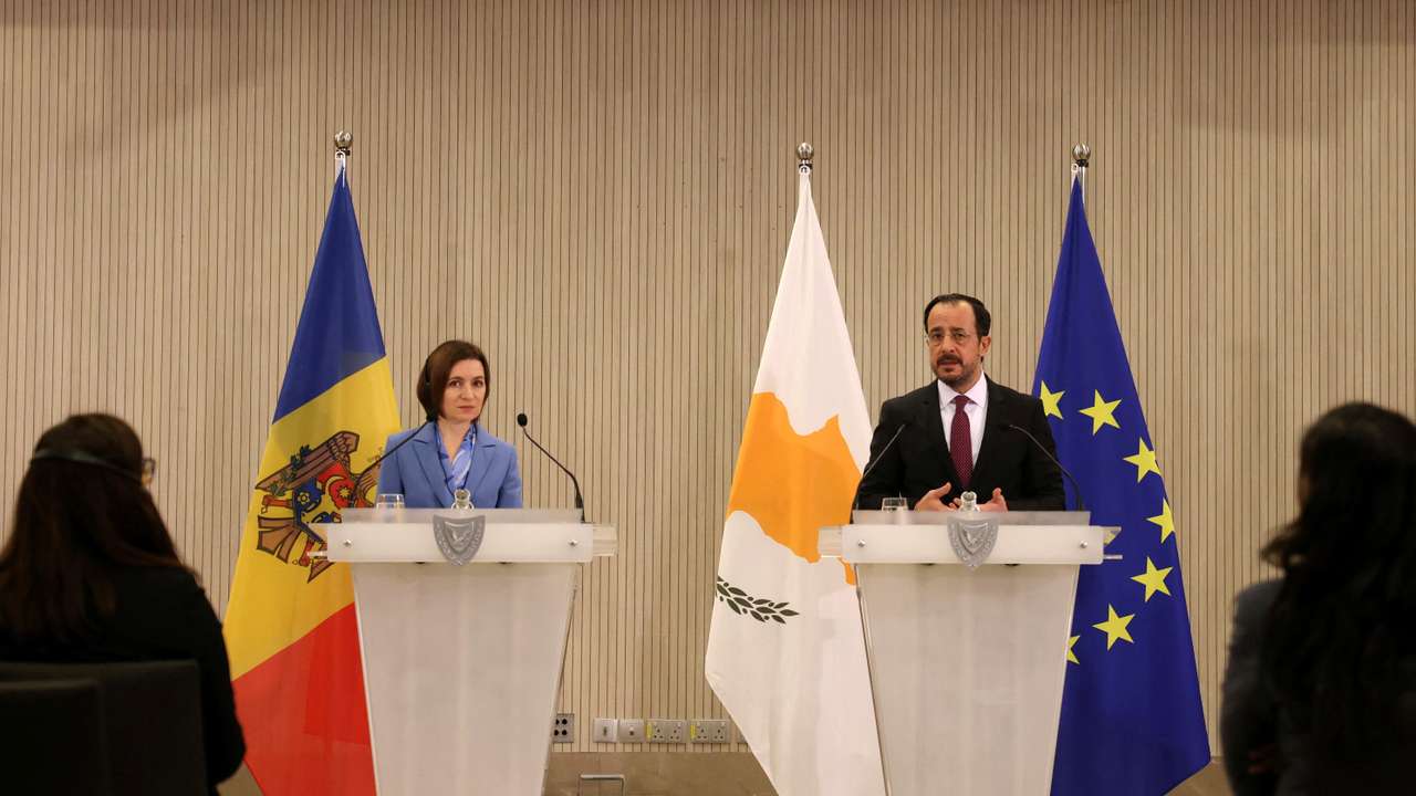 Cyprus' President Nikos Christodoulides and Moldova's President Maia Sandu attend a press conference at the Presidential Palace in Nicosia