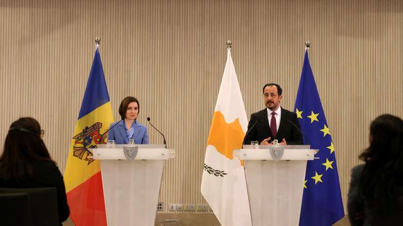 Cyprus' President Nikos Christodoulides and Moldova's President Maia Sandu attend a press conference at the Presidential Palace in Nicosia