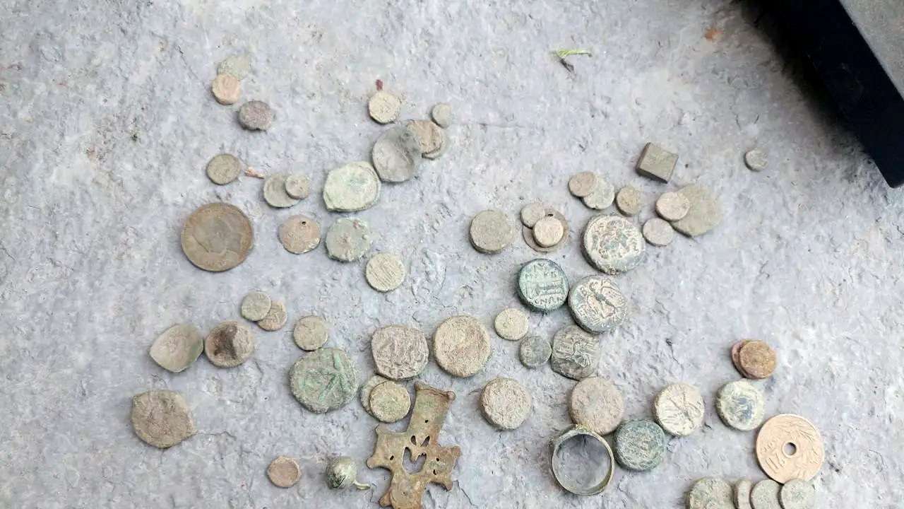 Greek guard charged in crackdown on antiquities smuggling rings