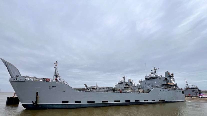 Humanitarian aid leaves from the United States to Gaza