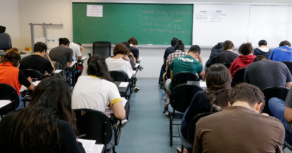 'Não quero ser exceção': estudante da USP cria app gratuito para ajudar jovens no vestibular