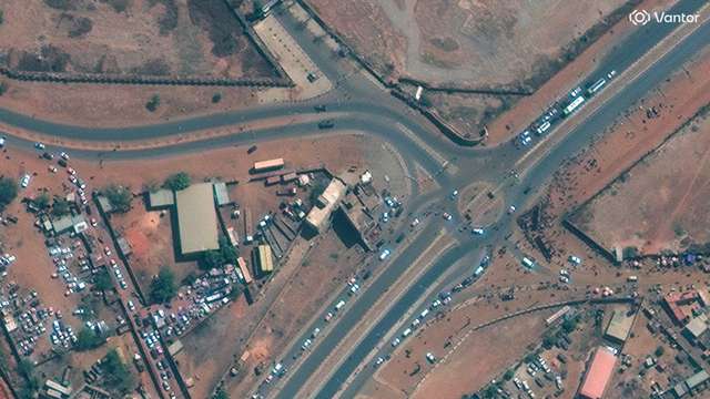 Gunfire, blasts rock Niger airport overnight