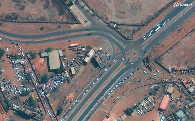 Gunfire, blasts rock Niger airport overnight