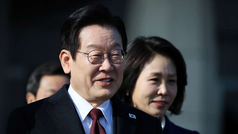 South Korea's President Lee visits China