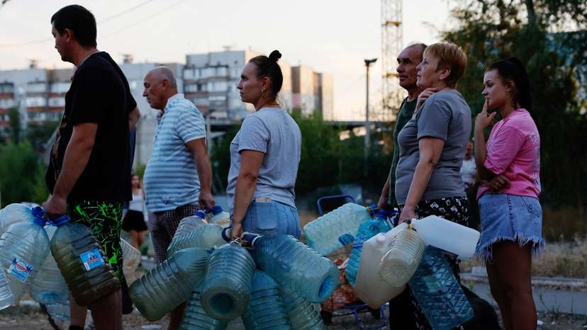 Residents collect water amid Russia-Ukraine conflict in Donetsk
