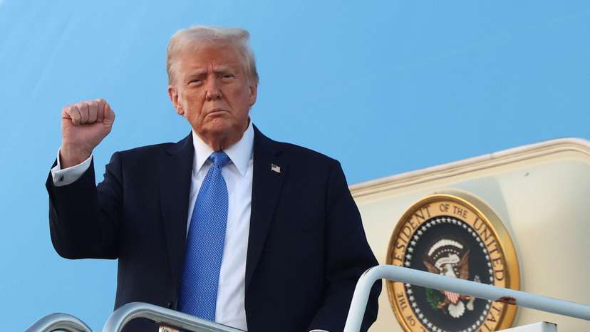 Trump arrives in Florida