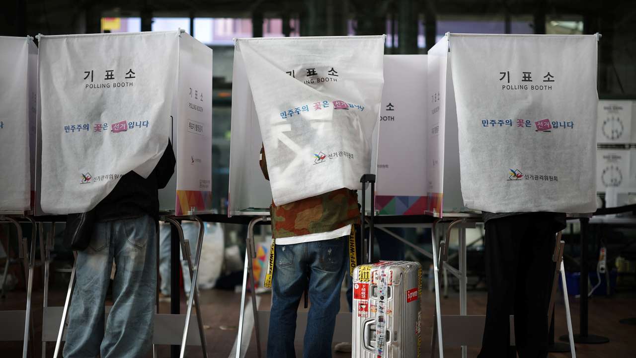 People cast early votes for the upcoming presidential election