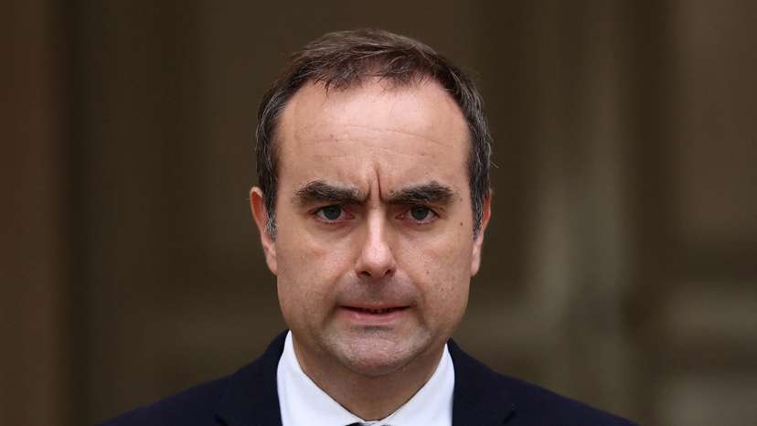 Statement by French outgoing Prime Minister Lecornu at Matignon in Paris