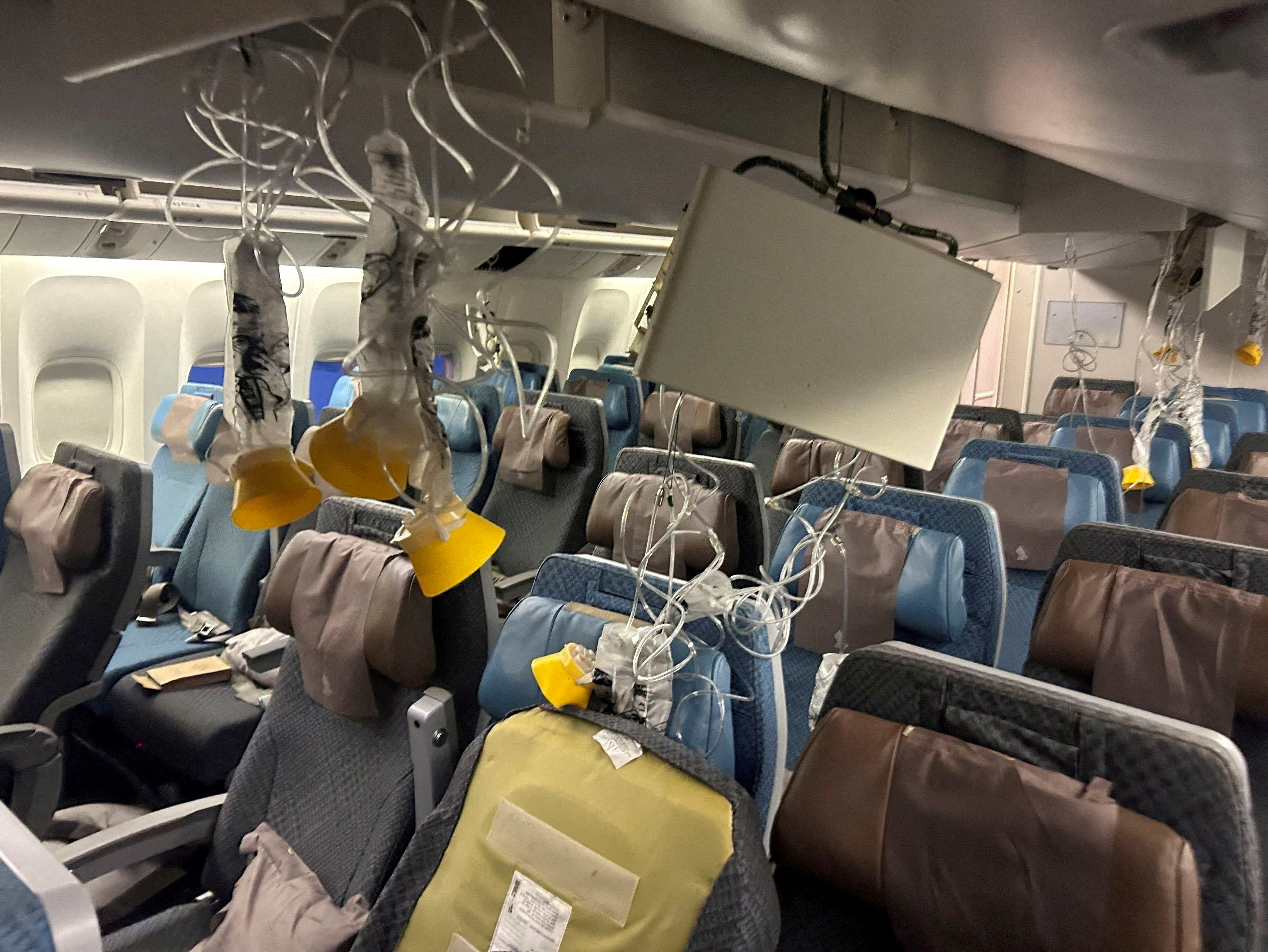FILE PHOTO: Thai hospital says 43 people from Singapore Airlines flight still under treatment