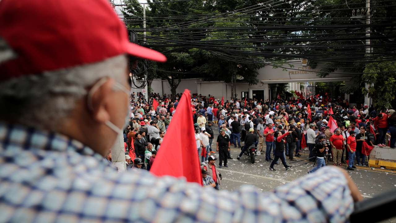 Supporters of Honduras' President Xiomara Castro protest in Tegucigalpa