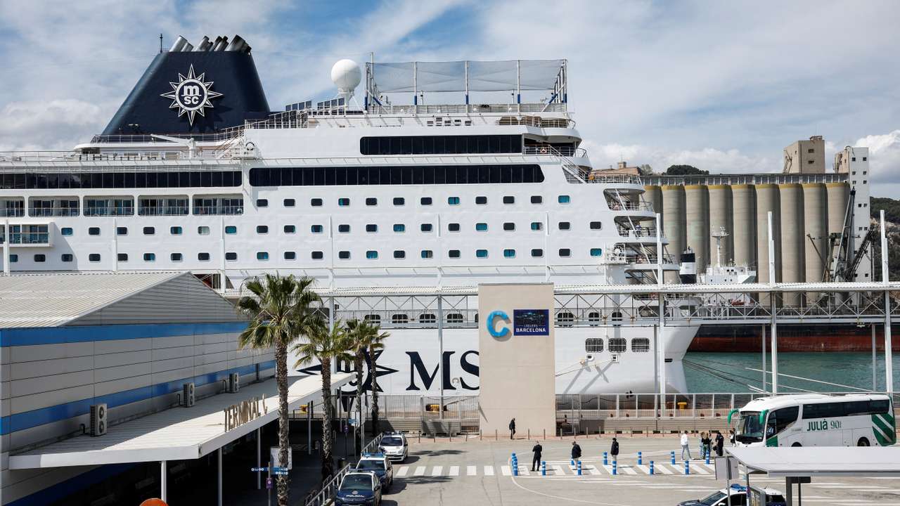 MSC Armonia docks in Barcelona's Port
