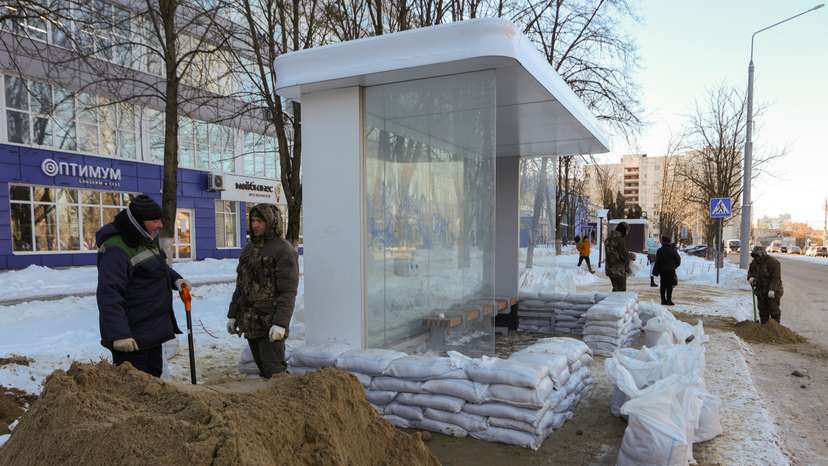 Russia's Belgorod reinforces bus stops with sandbags and concrete blocks following Ukrainian strikes