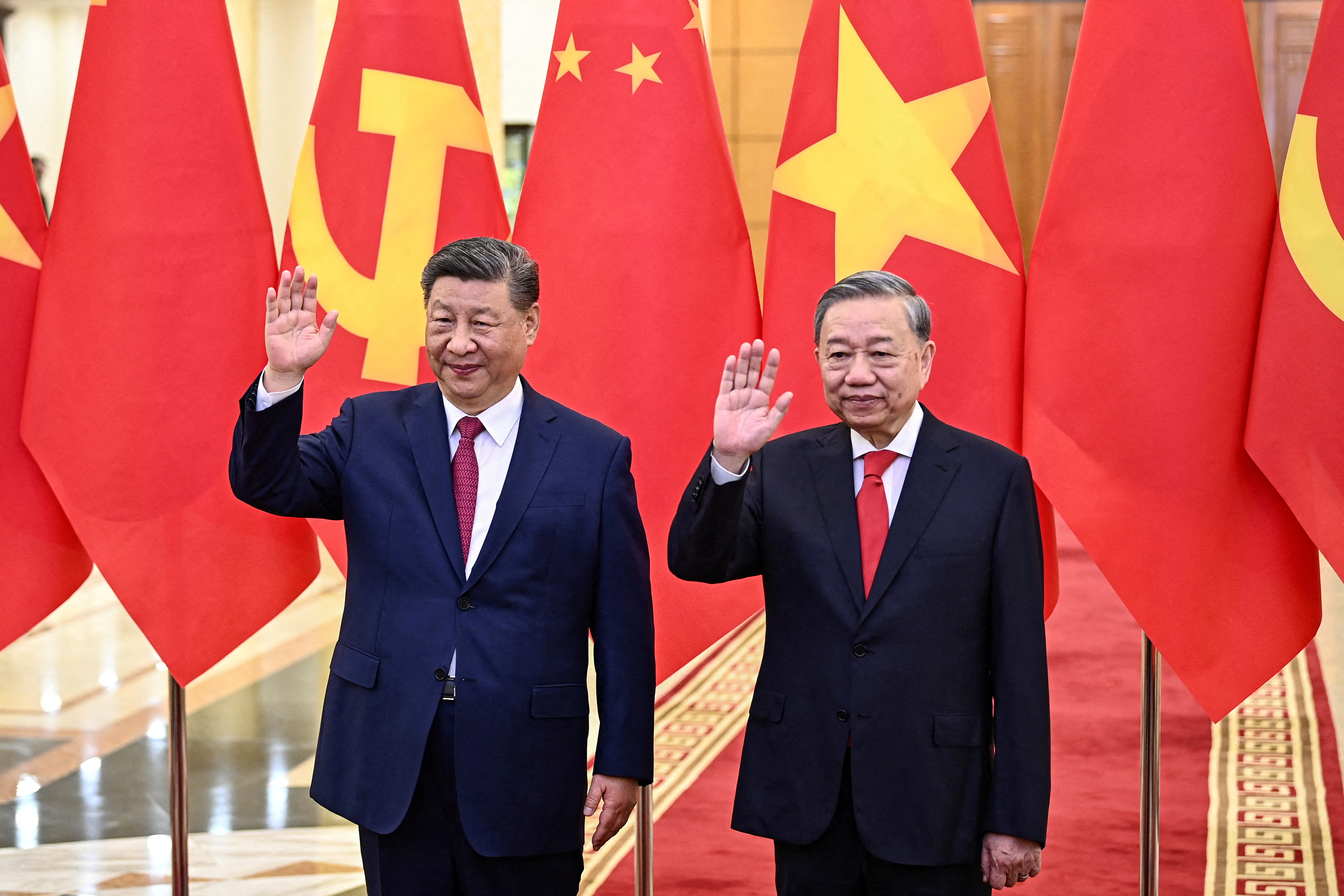 FILE PHOTO: China's President Xi makes state visit to Vietnam