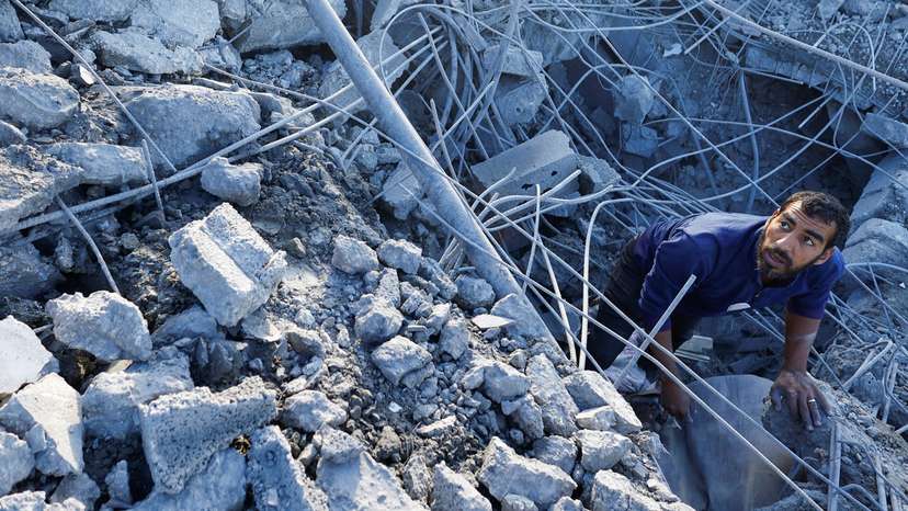 Aftermath of Israeli raid, in Khan Younis