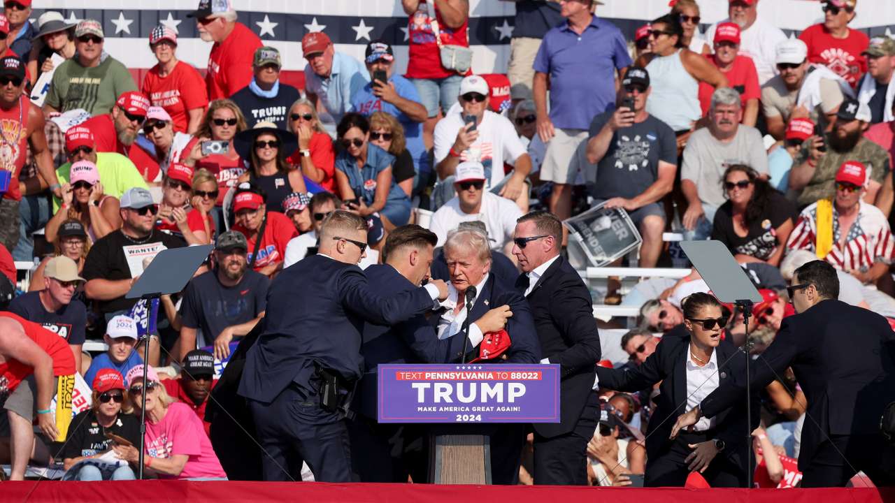FILE PHOTO: Republican presidential candidate Donald Trump holds a campaign rally in Butler