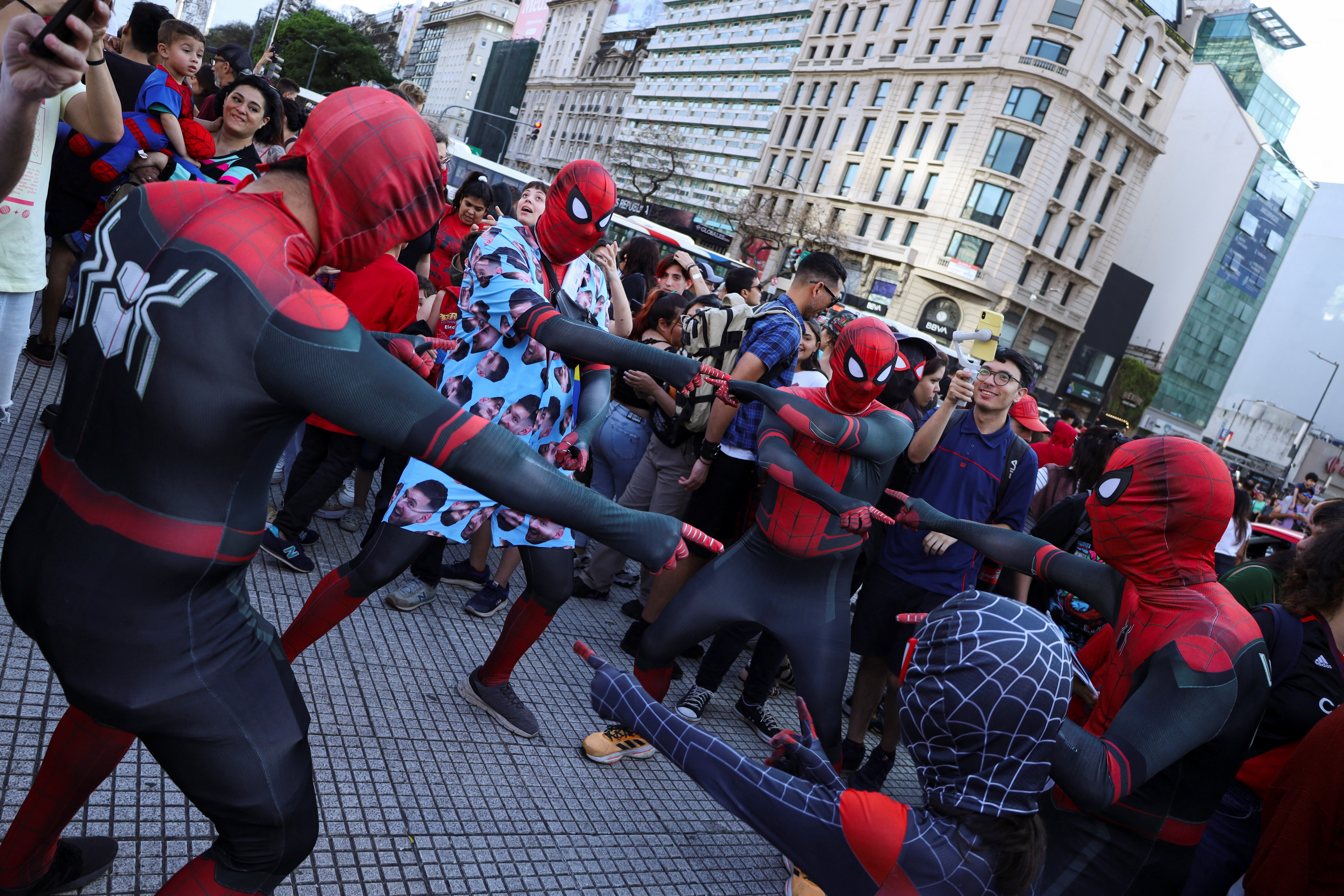 Argentina seeks to break Guinness record for largest gathering of people dressed as Spider-Man