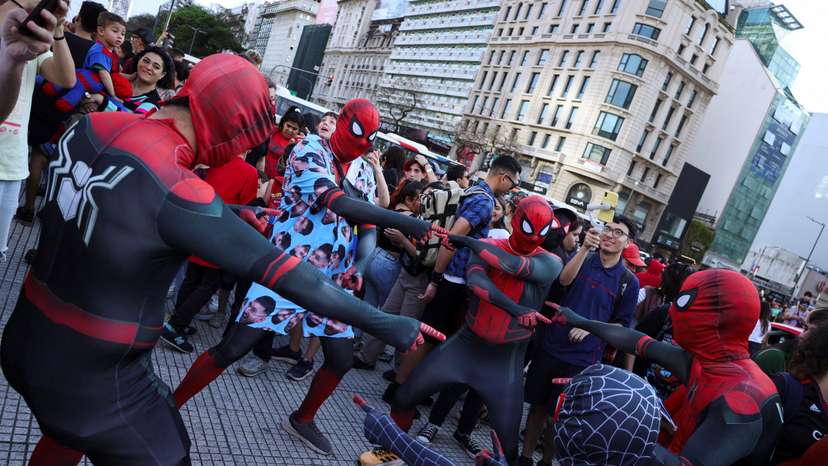 Argentina seeks to break Guinness record for largest gathering of people dressed as Spider-Man