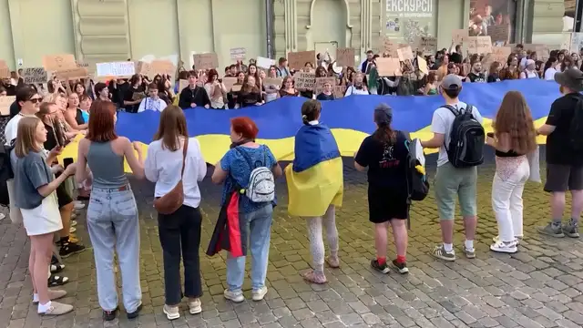 Ukraine protests erupt over Fedorov dismissal as pressure mounts on Zelensky