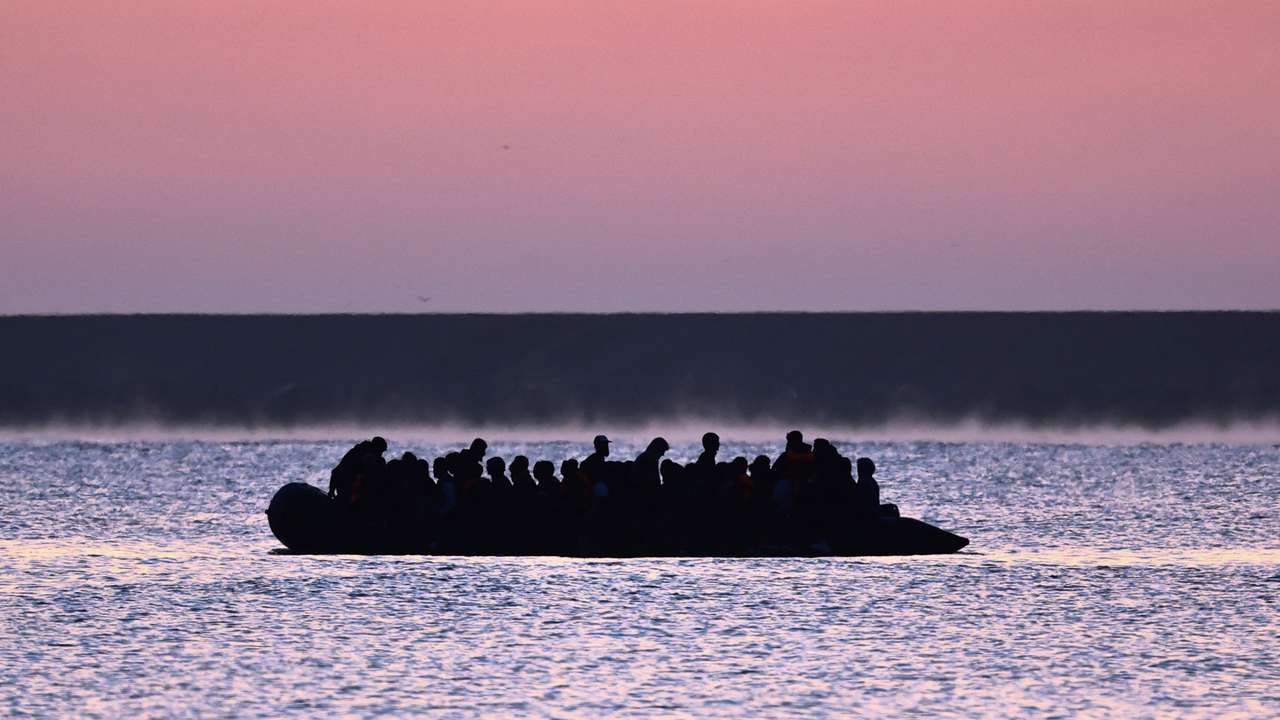 Migrants leave French coast in dinghies as UK, France tighten asylum rules