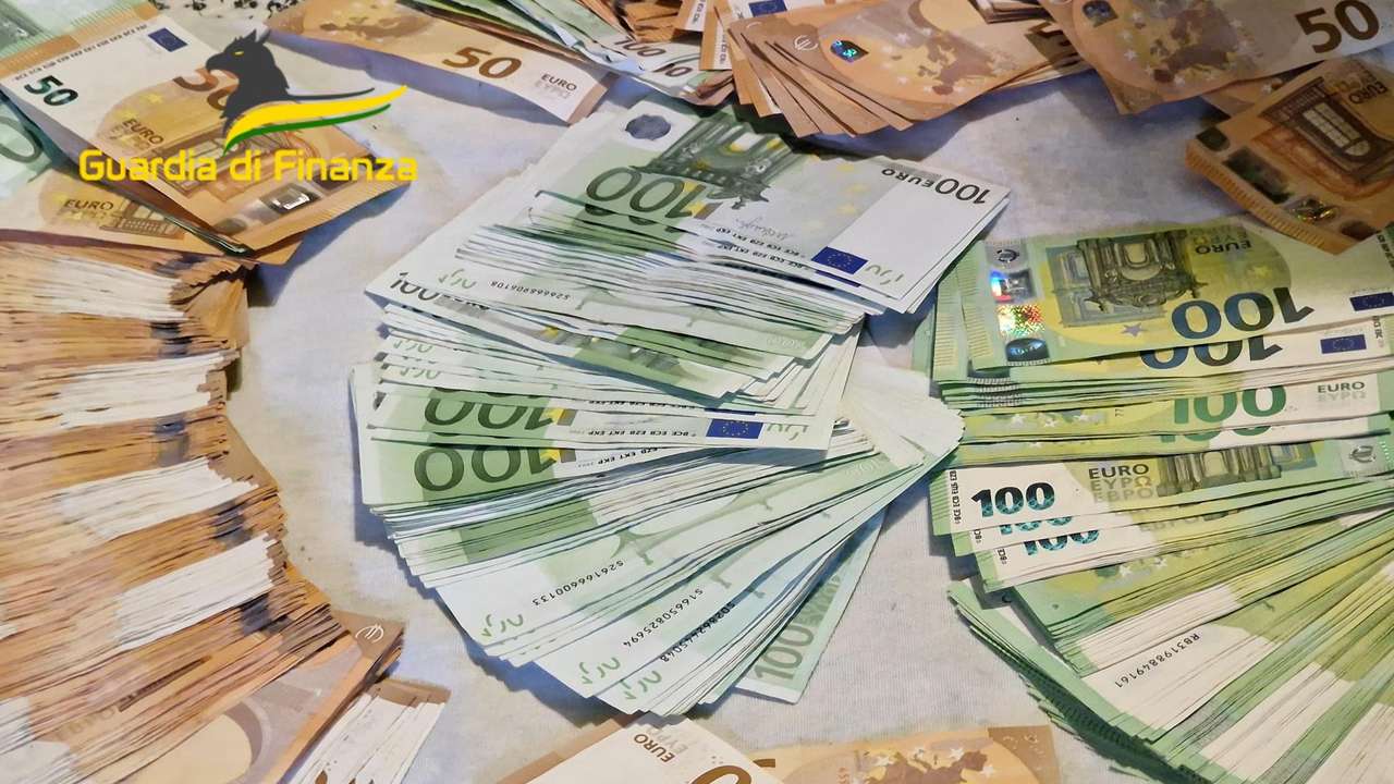 Italy arrests six in crackdown on fentanyl smuggling from China to U.S