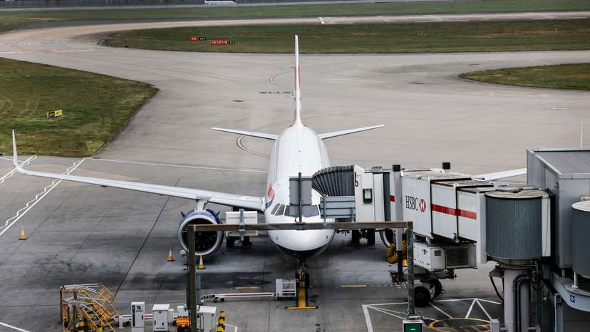 Heathrow Airport closed by fire at power station