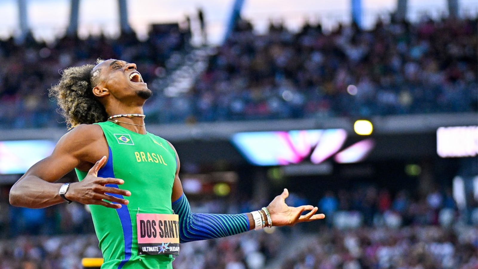 Alison dos Santos, o Piu, conquista o título dos 400m com barreiras no Mundial de Atletismo Ultimate.